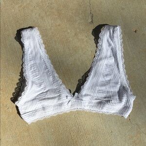 Forever 21 White Textured Lace Bralette